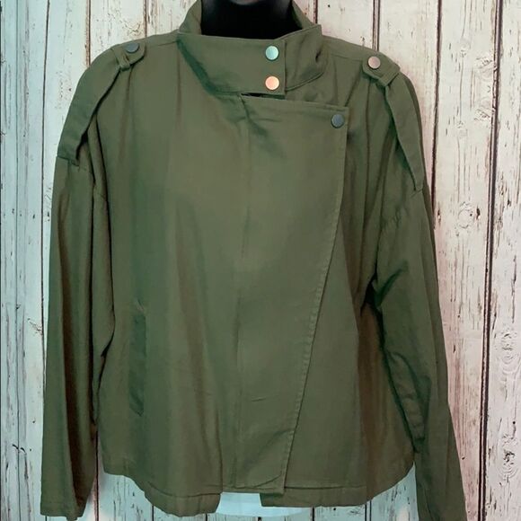 Green crop army style jacket Med worn once - Picture 2 of 8